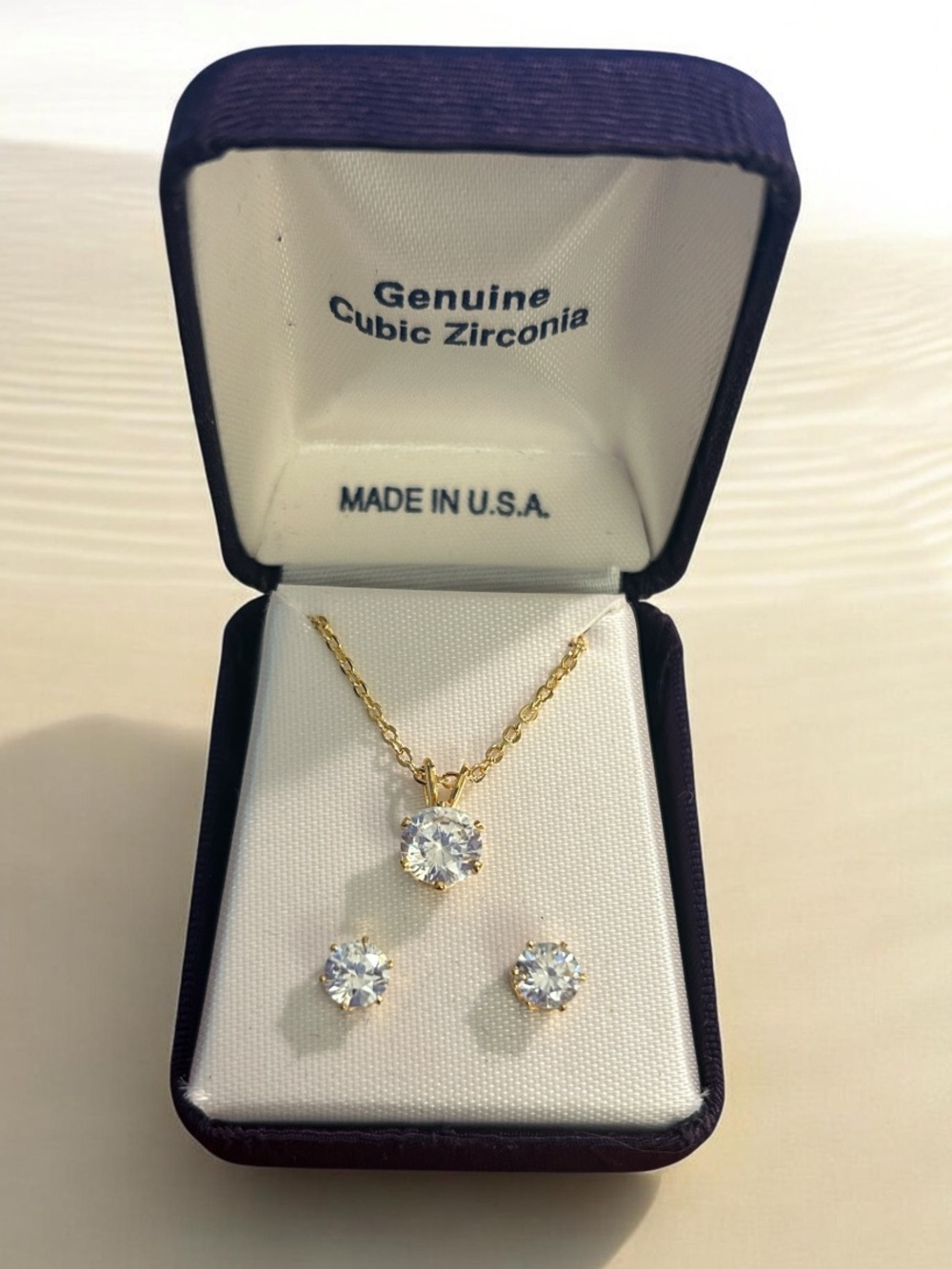 Vintage Gold-Plated Cubic Zirconia Pendant Necklace and Stud Earrings Set